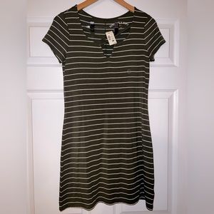 Aéropostale Seriously Soft dress. Size small in a green color with white stripes